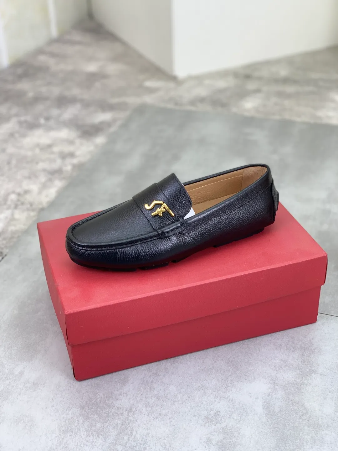 Men's Men's Shoes 💰P380💰【New Style】Water-dyed Pigli 🆘【Salvatore Ferragamo】Men's latest casual beanie shoes! Available at counters simultaneously! The fabric is made of specially imported original calfskin, and the interior is made of imported water-dyed pigskin. It is absolutely luxurious and leads the fashion trend. Matching code: 38-45 3️⃣colors available